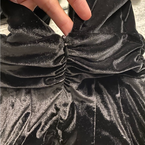 Express black velvet low cut front and back shirt sleeve jumpsuit. 00 - Picture 12 of 13